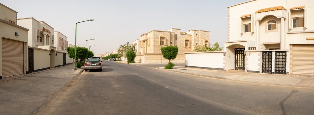 Yanbu,,Saudi,Arabia,-,29,October,,2018:,Cars,Parked,On
